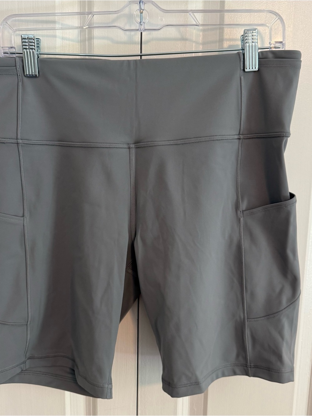 Lululemon Fast and Free Biker Shorts Gray Size 12 Pockets High Rise
